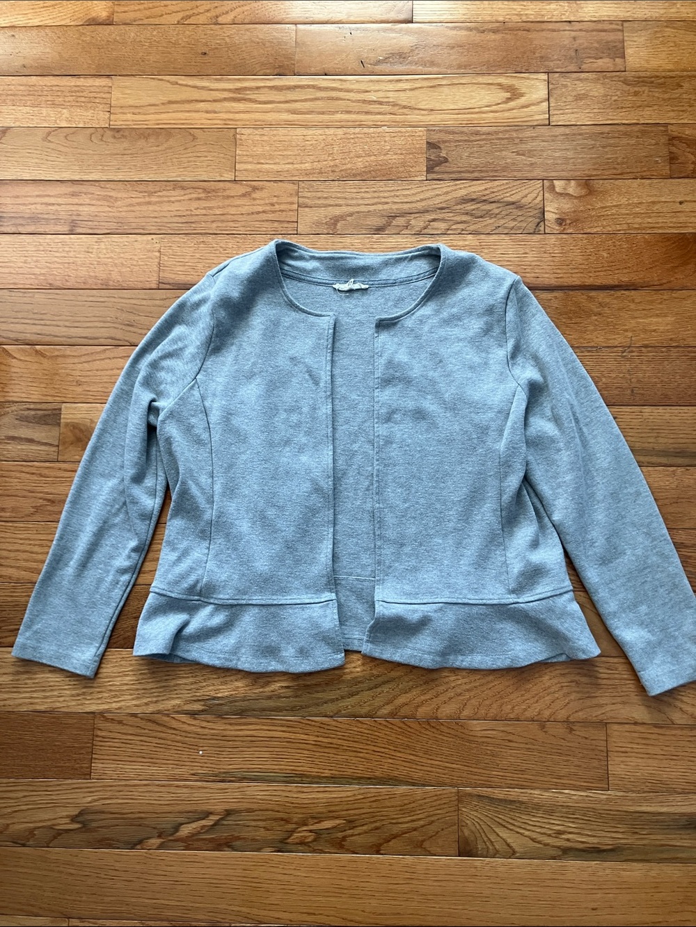Jane and Delancey Women’s Gray Open Front Sweatshirt Cardigan w/ Flounce Hem XL